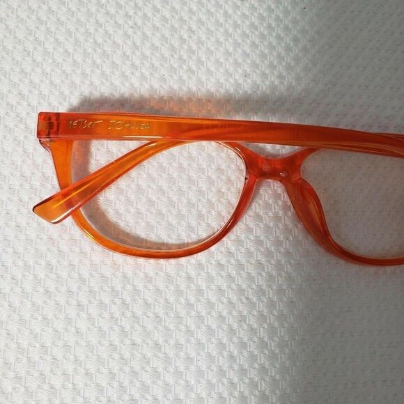 New Betsey Johnson +1.50 Cat Eye Reading Glasses Orange Frame Pinup Retro - Picture 4 of 4